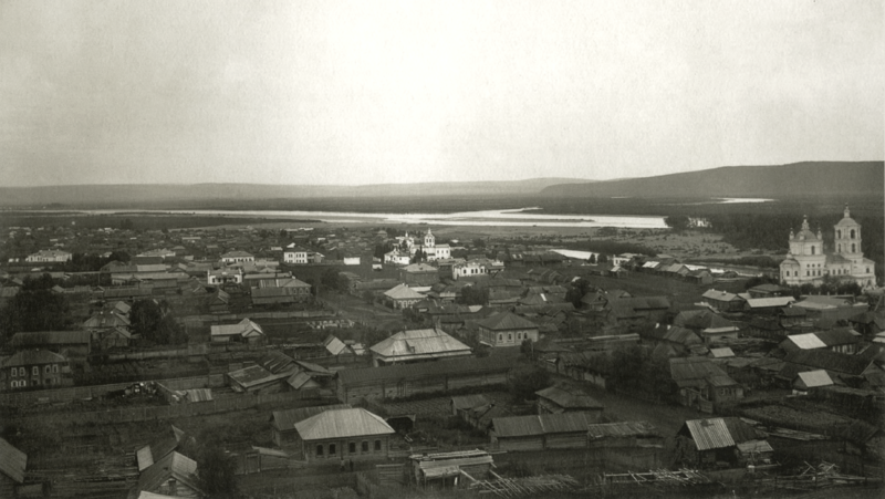 Файл:Панорама Кузнецка с Вознесенской горы 1910 е гг..png