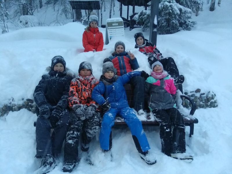 Файл:Команда горнолыжников, Белокуриха декабрь 2019.jpg